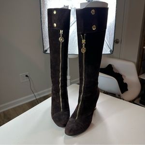 Preowned Bellofatto large brown heeled boots with gold accents
